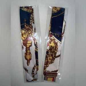 💙 New! Pair of Navy & Gold Chain Twilly